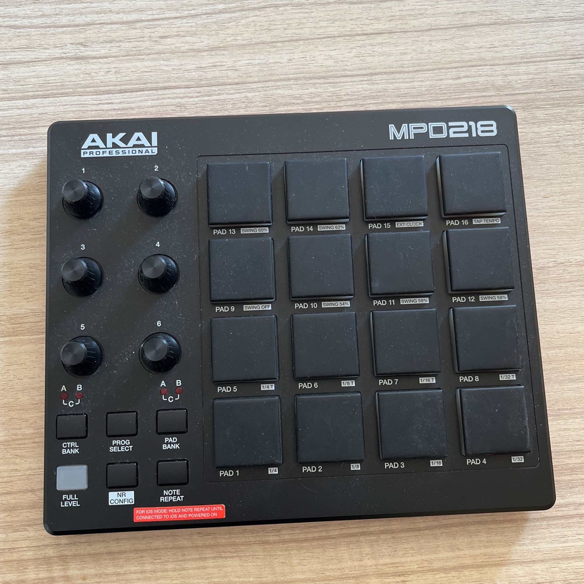 Akai MPD218