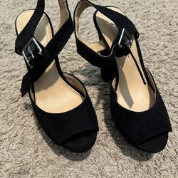 Candie’s Black Pumps W7