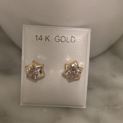 14K Gold Star Earrings