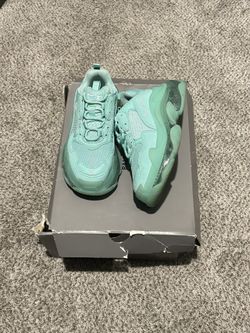 Balenciaga Triple S Green