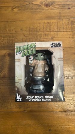 DODGERS AND GROGU BOBBLEHEAD