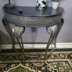 Side Entrance Table Metal 
