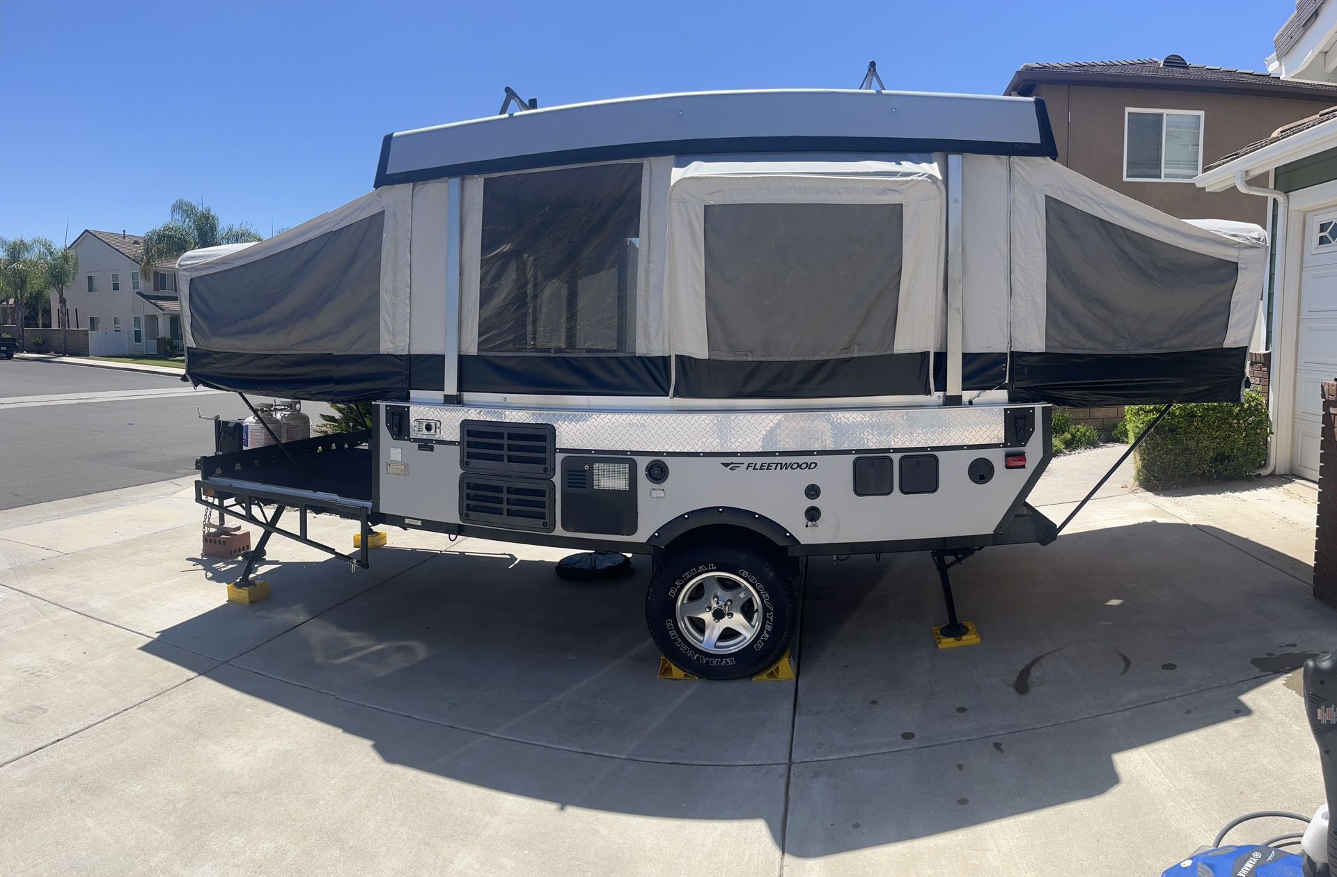2006 Fleetwood E2