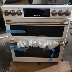 NEW CAFE SMART INDUCTION RANGE SLIDE IN DOUBLE OVEN MATTE WHITE 