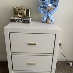 Nightstand 