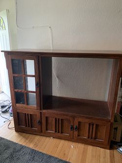 Entertainment Center/ Tv Stand