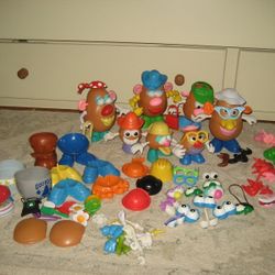 Lot Poatao Heads w/ Acessories