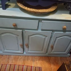 CUTE BUFFET OR TV STAND AT PICKY 801 TURNER ST CLEARWATER OPEN TODAY 12-4 FREE DELIVERY 