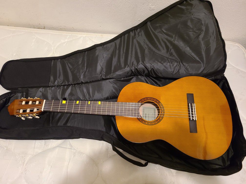 YAMAHA GUITAR EVERYTHING INCLUDED PACKAGE DEAL. 