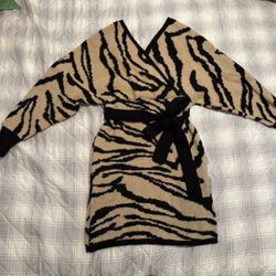 Warm Stripped Dress With Black Belt 