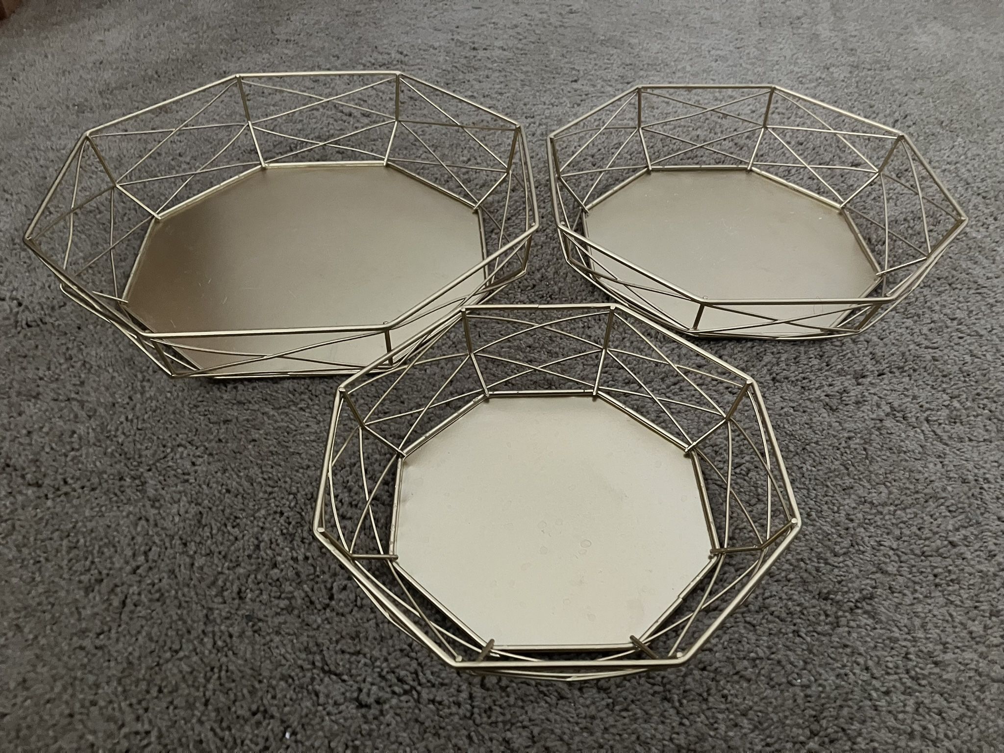 Set Of 3 Gold Wire Metal Baskets/dessert Stands