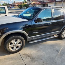 2004 Ford Explorer