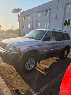 2002 mitsubishi montero sport XLS