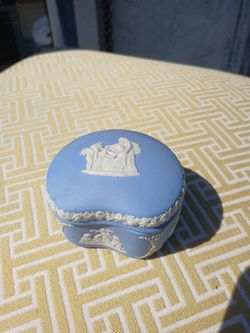 Wedgwood Jasperware Trinket Dish Pale Blue Kidney Bean – Three Muses, Neo-Classical Greek Roman Decor