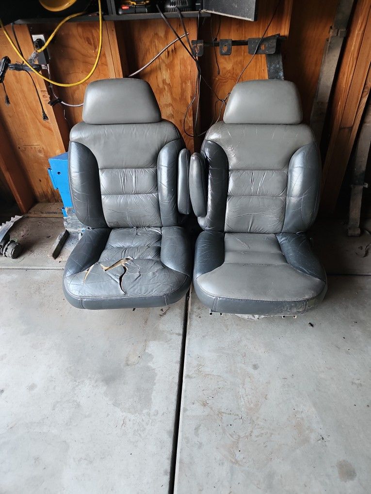 Tahoe Bucket Seats for Sale in Hesperia, CA OfferUp
