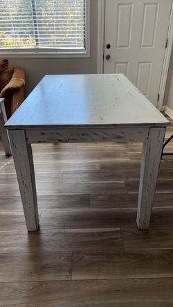 BRAND NEW Solid Wood Farmhouse Dining Table – Distressed White