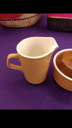 Creamer & sugar bowl set