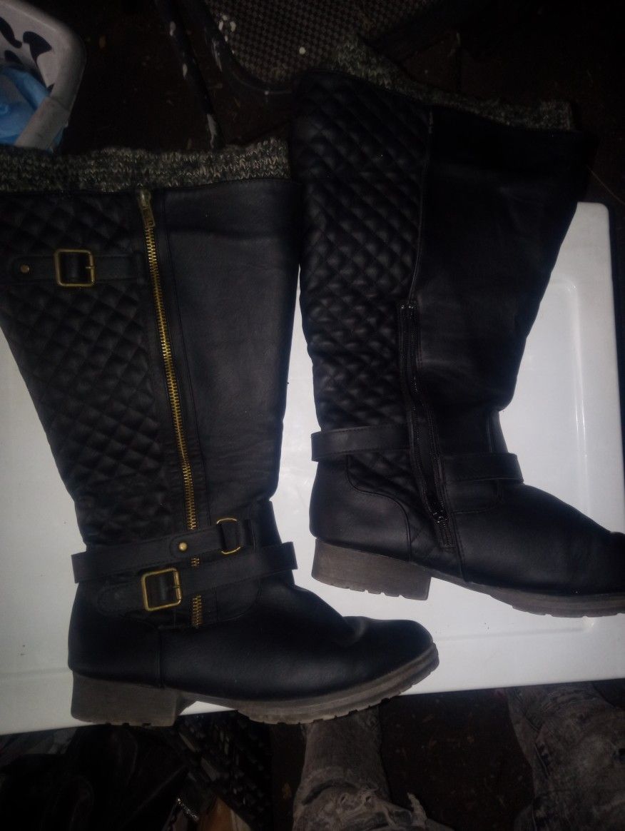 Women's Boots Size 8 