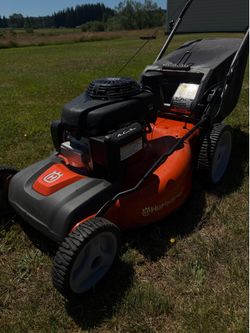 Husqvarna self propelled lawnmower