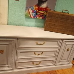 CUTE DRESSER OR BUFFET OR TV STAND AT PICKY PINCHERS 801 TURNER ST CLEARWATER OPEN TODAY 12-6 FREE DELIVERY 