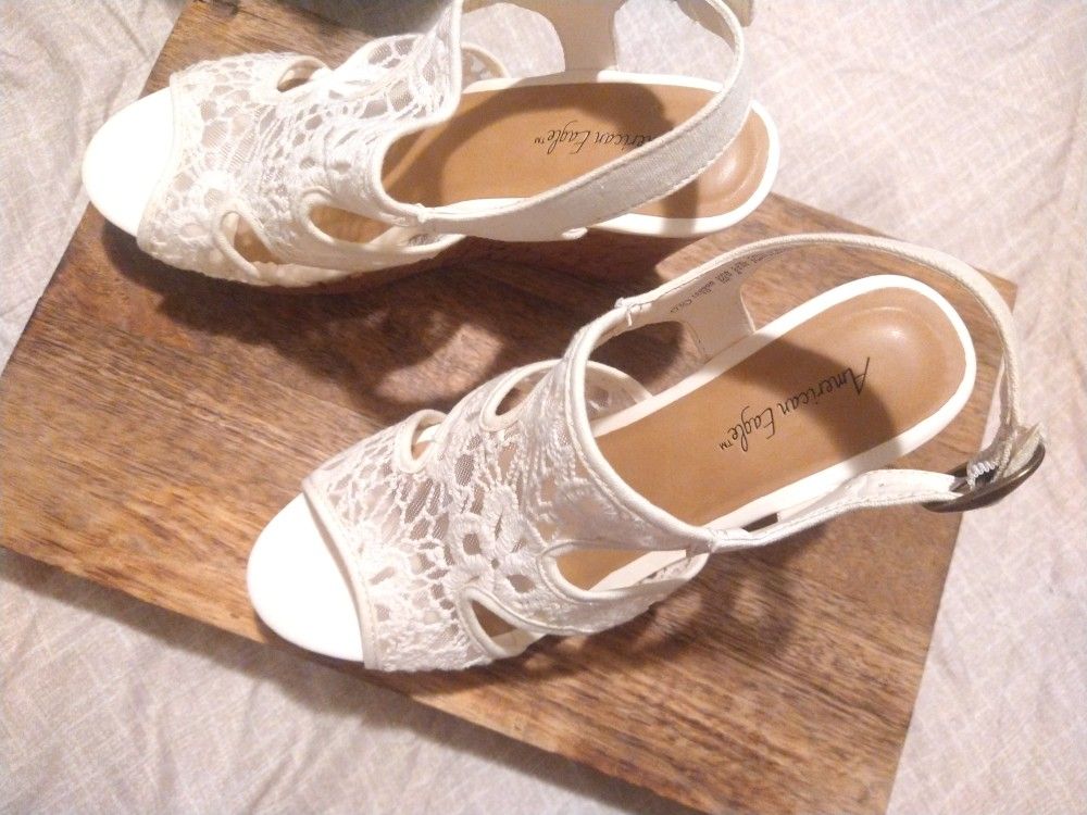 Size 7 1/2 American Eagle: Crochet Wedges