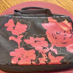 Near new! Icon Multi Media carrying bag. Size is 8”x11”.