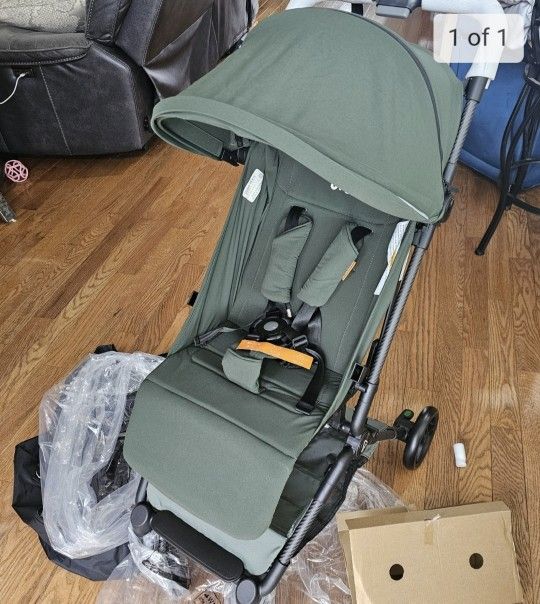 Compact- Ligjtweight Travel Stroller