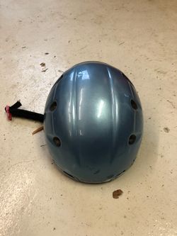 Ski helmet