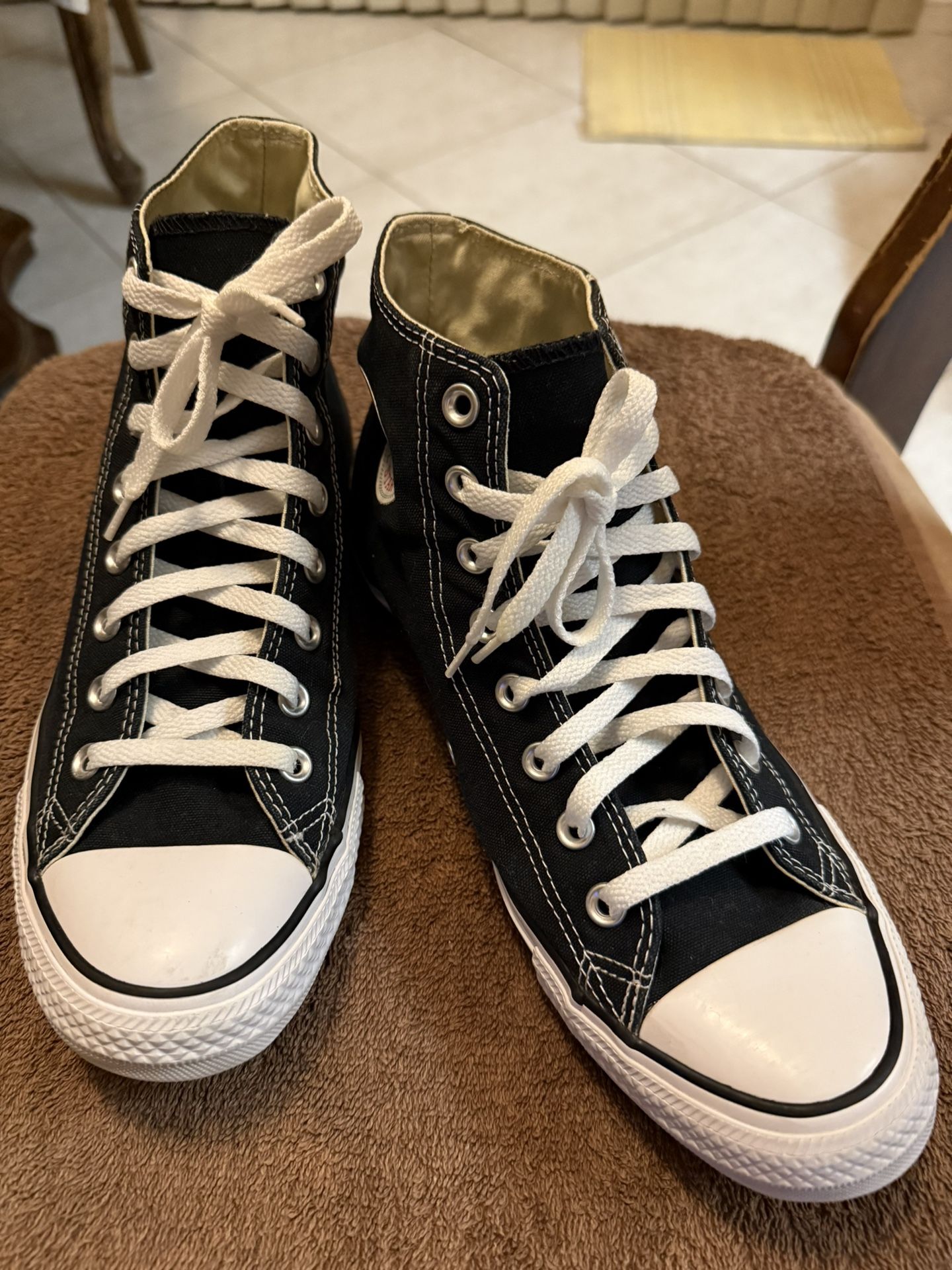 Converse Size 11 Good Conditions