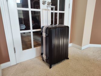 Very nice Suitcase - like brand new