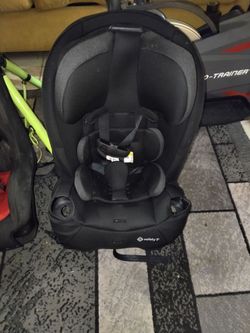 Very nice safety first child car seat for sale in Pine Hills