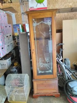 Rifle cabinet w/ keys