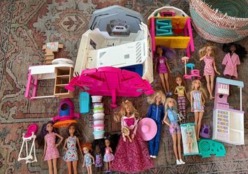 Barbies + sets
