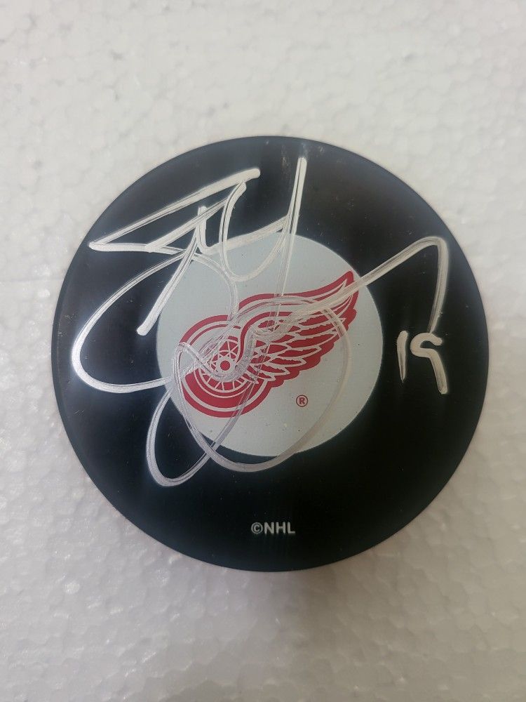 Steve Yzerman signed puck