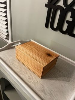 Keepsake /  jewelry box