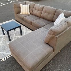 FREE DELIVERY - Gray L-shape Sectional REVERSIBLE CHAISE (Look My Profile For More Options)