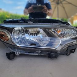 2015 - 2017 HONDA FIT RIGHT HEADLIGHT HALOGEN PASSENGER SIDE GENUINE USED OEM.  A1