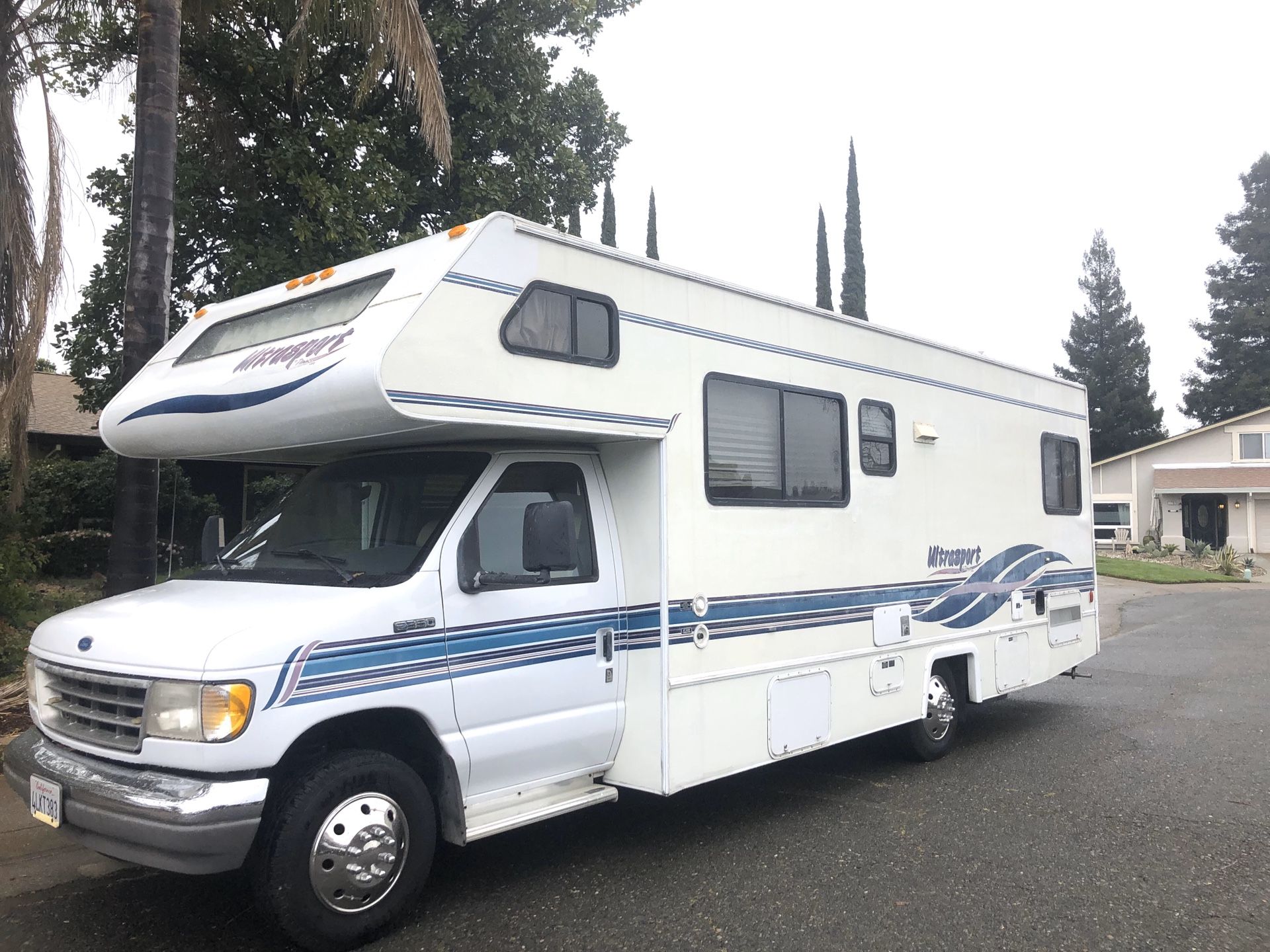 1997 DAMON Ultrasport 28ft LOW MILES Class C