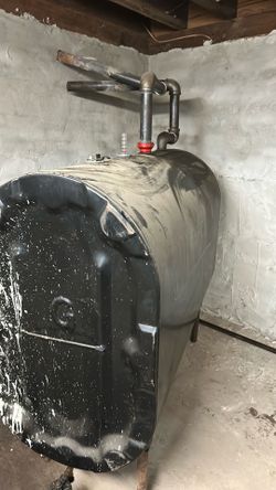 Oil tank