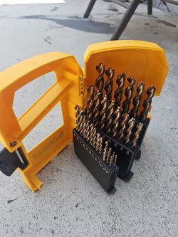 Dewalt drill bot set
