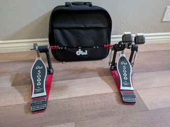 DW 5000 Double bass pedal. Never really used.