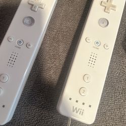 Nintendo Wii Controllers 