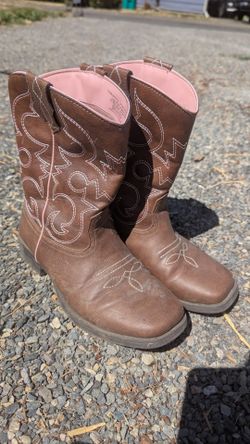 Girl's Size 4 Boot