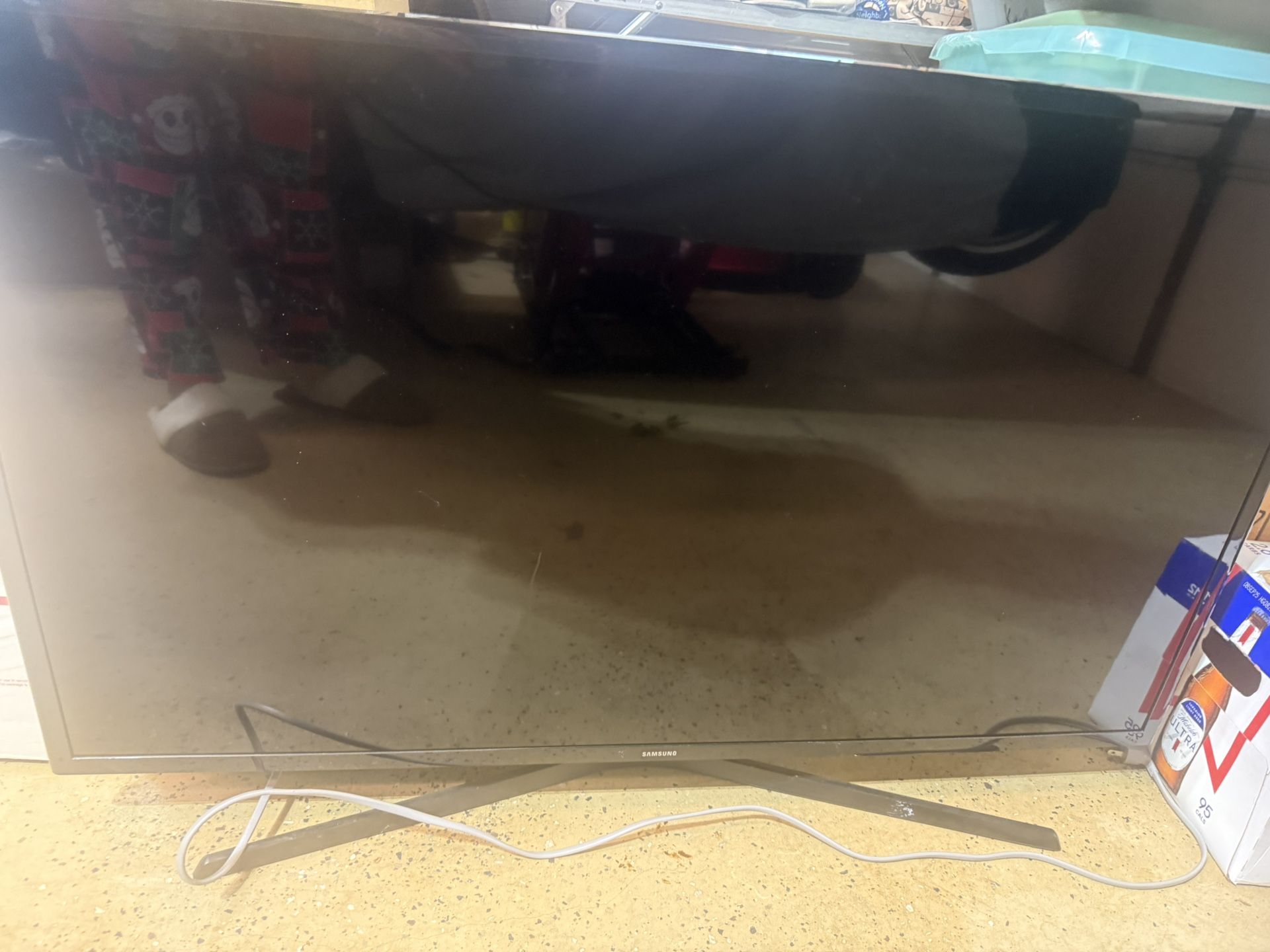 Samsung UN40J5200 40-Inch 1080p Smart LED TV