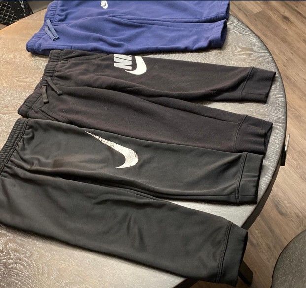 Kids Nike Sweatpants $20