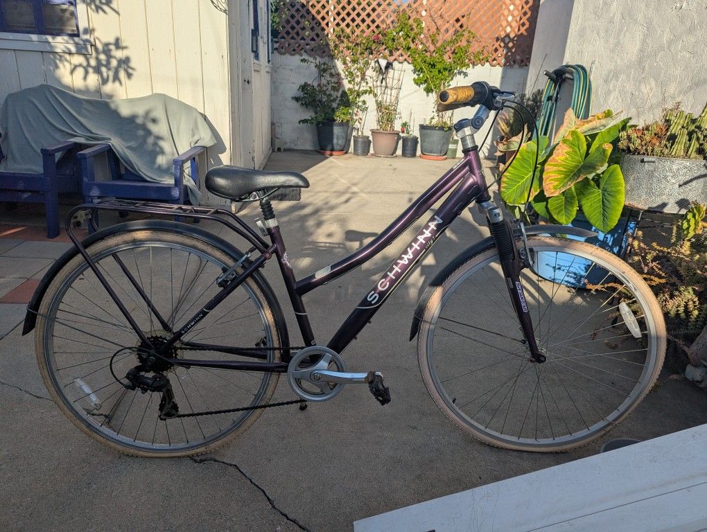 Schwinn City 7 Women's Bike