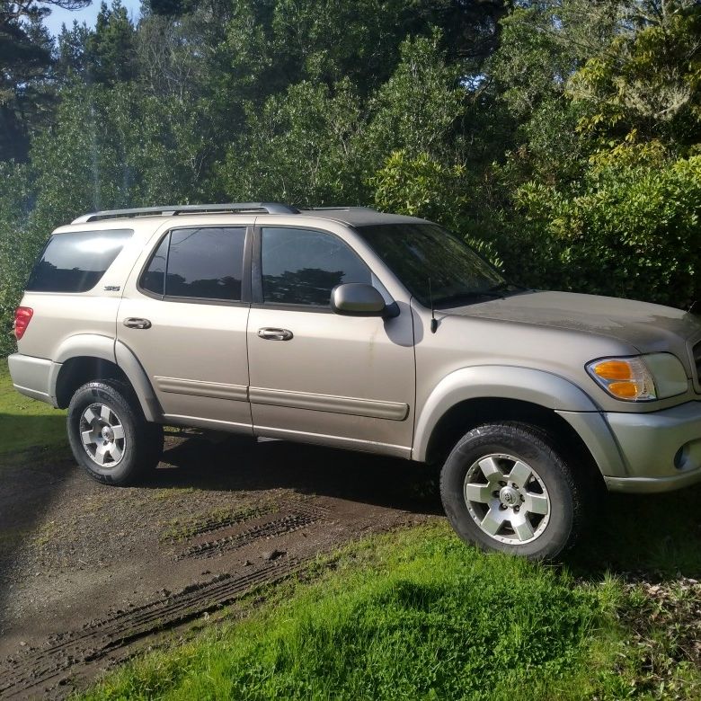 2004 Toyota Sequoia