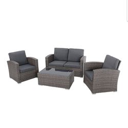 **BRAND NEW **  $350 ** Outdoor Patio Set Still in the Box!!!!