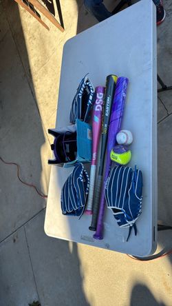 Giros junior softball kit. 3 bats and three baseball gloves