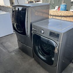 Lg Dark Stainless Steel Jumbo Size Front Load Washer And Dryer Gas Set 